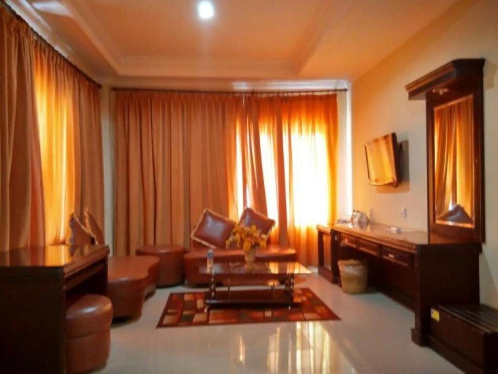 Edotel Minangkabau Padang  Exterior foto