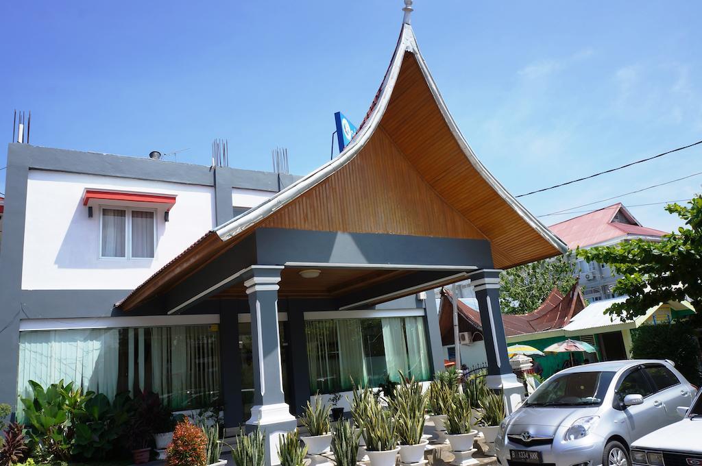 Edotel Minangkabau Padang  Exterior foto