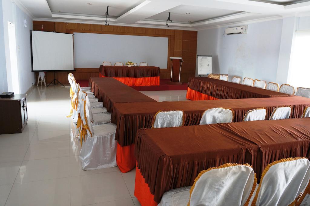 Edotel Minangkabau Padang  Exterior foto