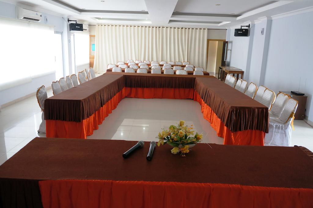 Edotel Minangkabau Padang  Exterior foto