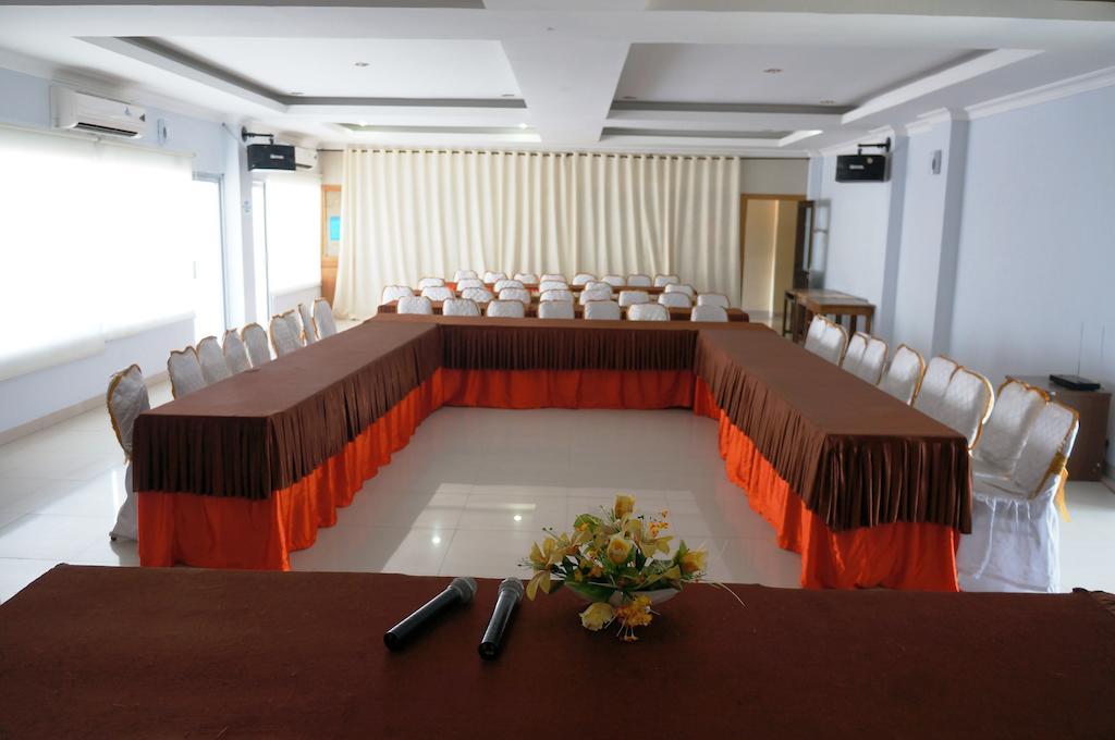 Edotel Minangkabau Padang  Exterior foto