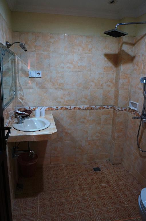 Edotel Minangkabau Padang  Habitación foto