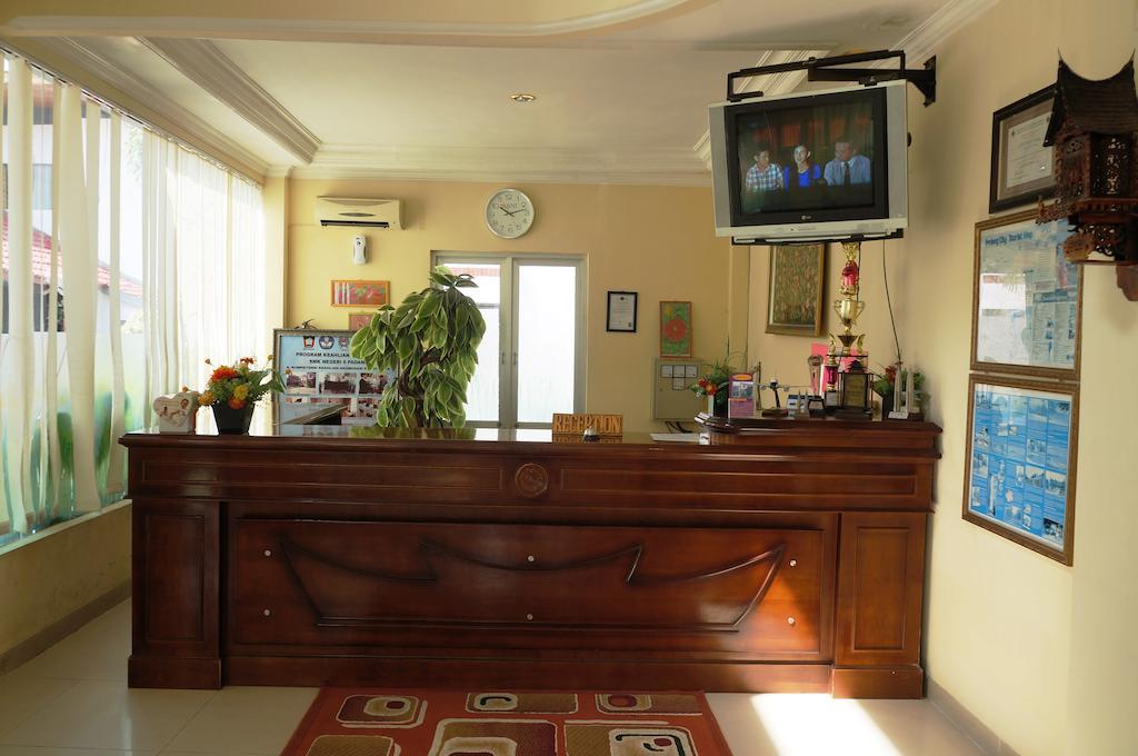 Edotel Minangkabau Padang  Exterior foto