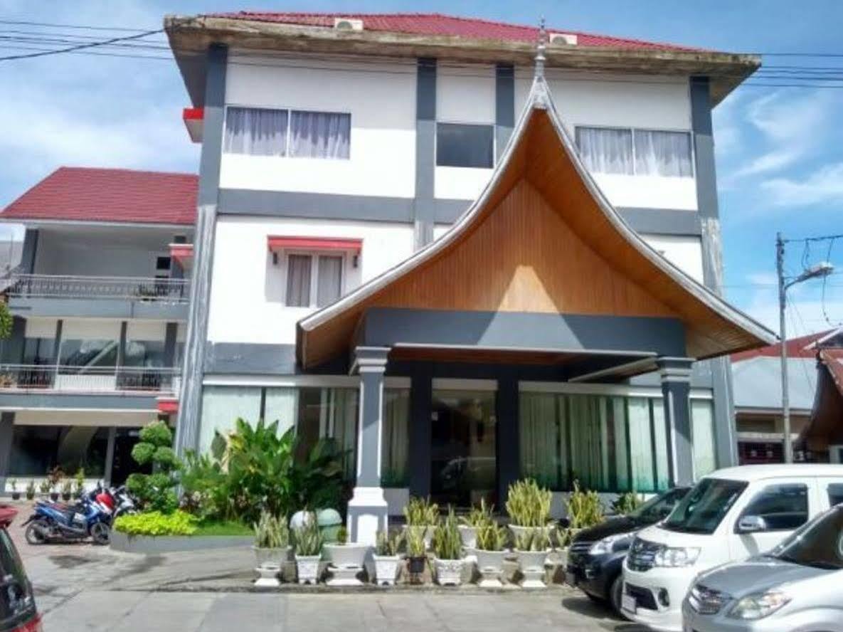 Edotel Minangkabau Padang  Exterior foto